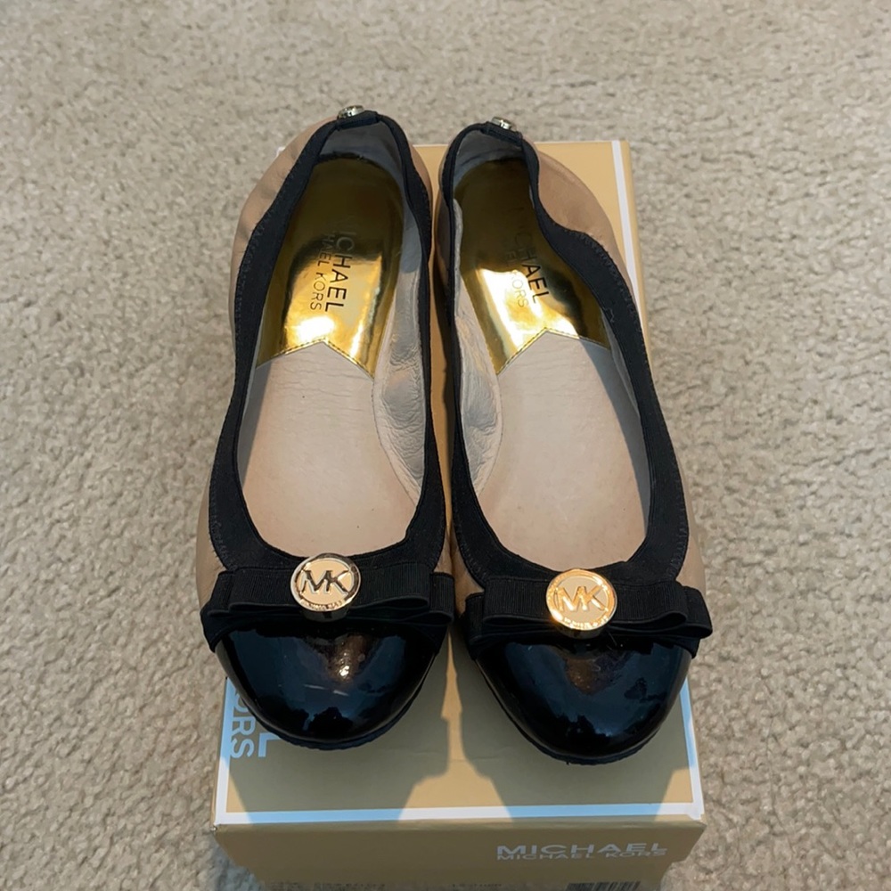 Michael Kors flats size 7 nude/black